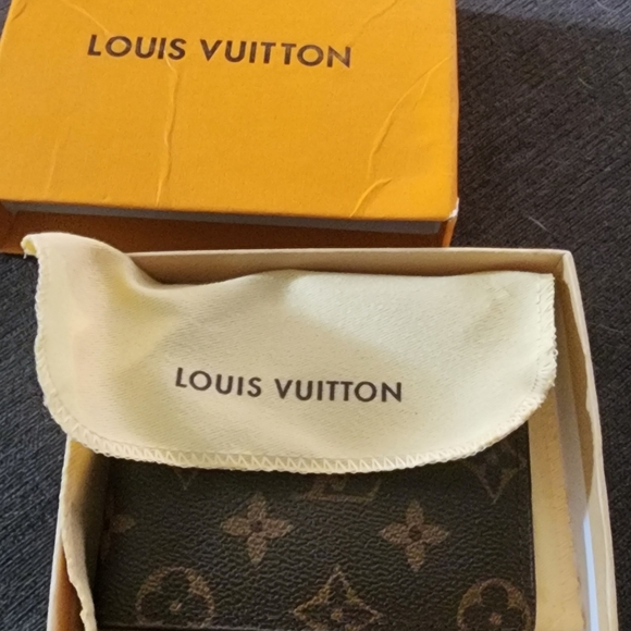 Men's Louis Vuitton wallet - Picture 3 of 5